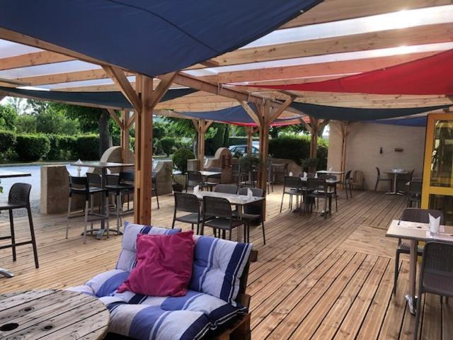 Logis Hotel Le Clos Saint Loup Bram Exterior photo